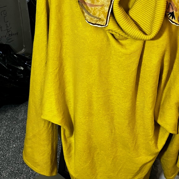 BcbgMaxAzria: mustard batwing XL soft loose neck sweater - Picture 3 of 13